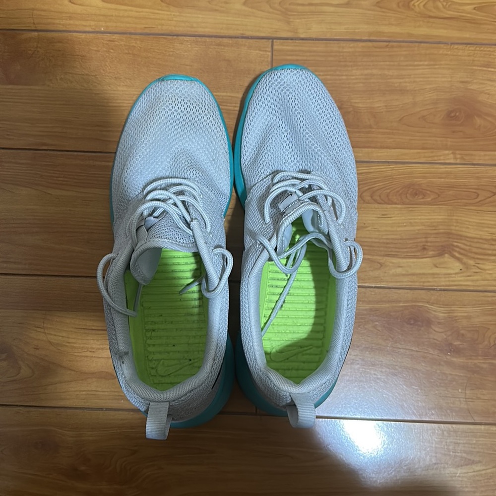 Nike Roshe Run Calypso Size 8 - image 3